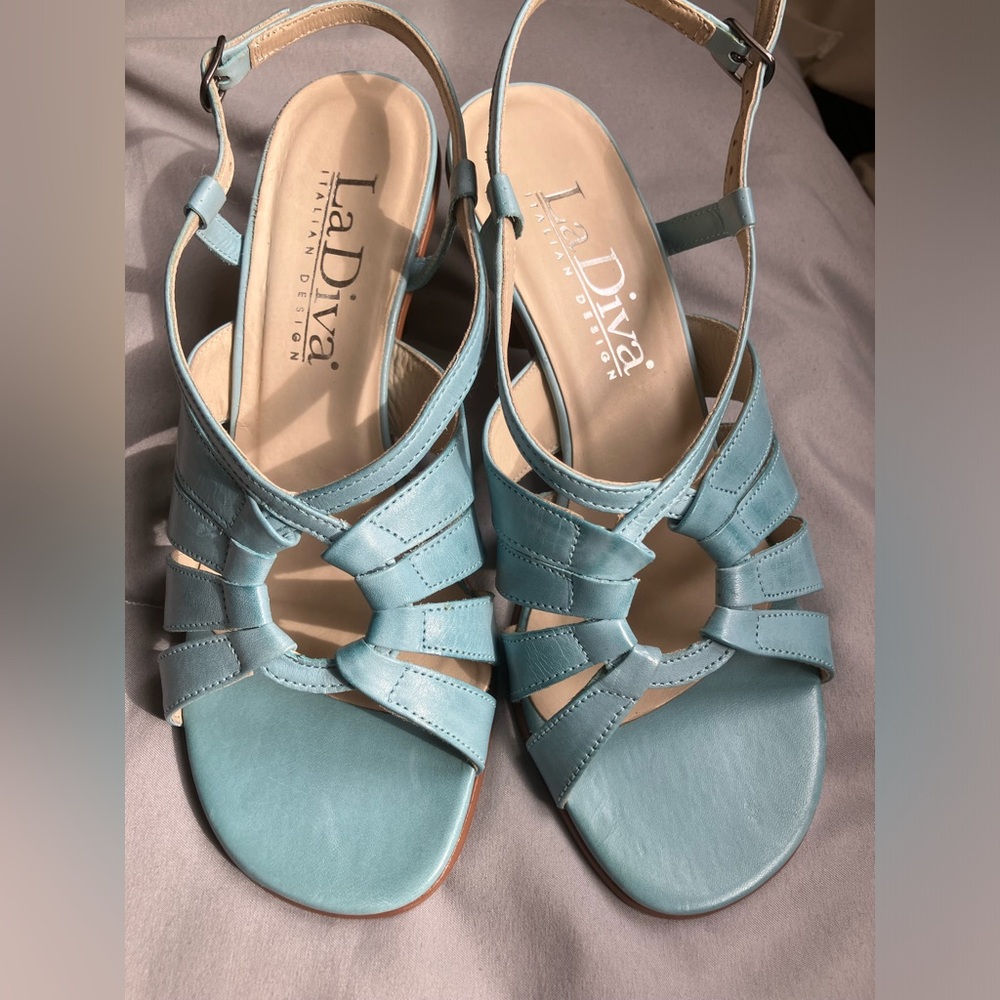 La Diva Sandals